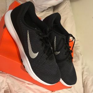 Nike Flex Trainer NWT. Women’s size 10w (10 wide).